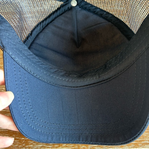 NWOT Rip Curl Women’s Trucker Hat! - Picture 5 of 8